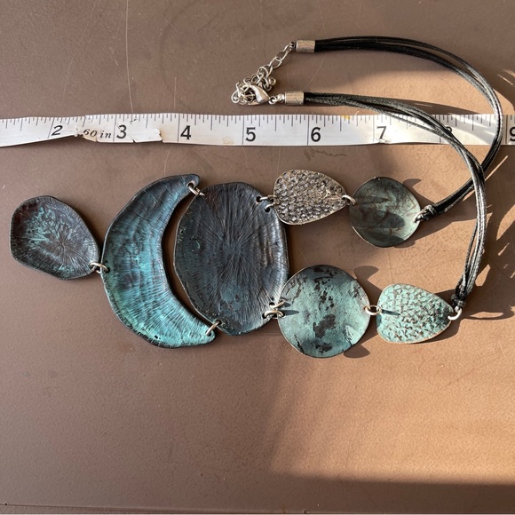 Large vintage costume mixed metals jewelry necklace faux patina - Picture 4 of 5